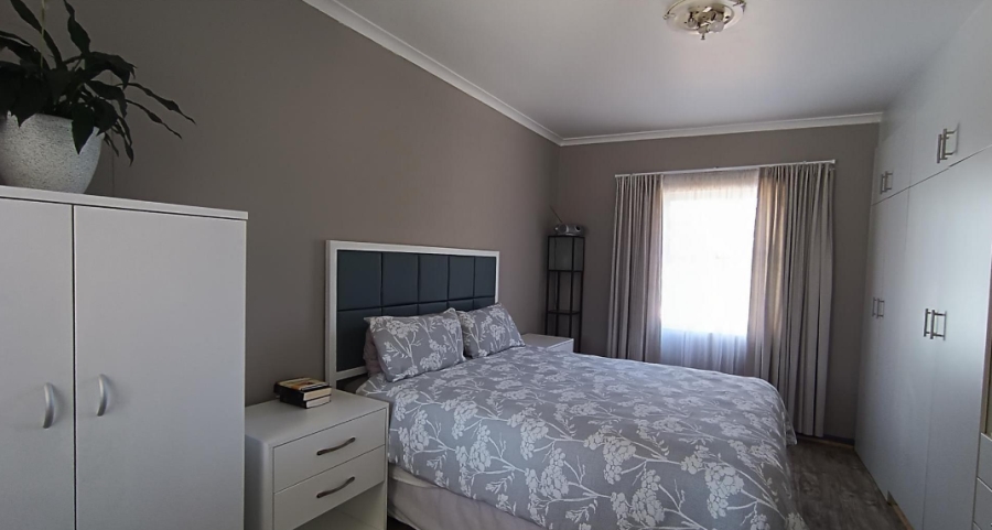 4 Bedroom Property for Sale in Gordons Bay Western Cape